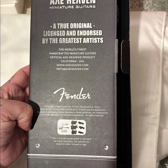 Fender Strat-Sun/Tort Guitar Mini - Picture 5 of 5